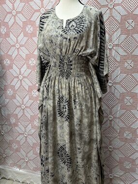 Tie Dye Butterfly Sleeve Maxi Dress | Boho Caftan Style | Flexible Sizing